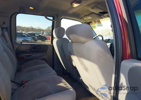 2003 Ford F-150 Lariat/Xlt из США, поврежденный, VIN 1FTRW08673KB18344